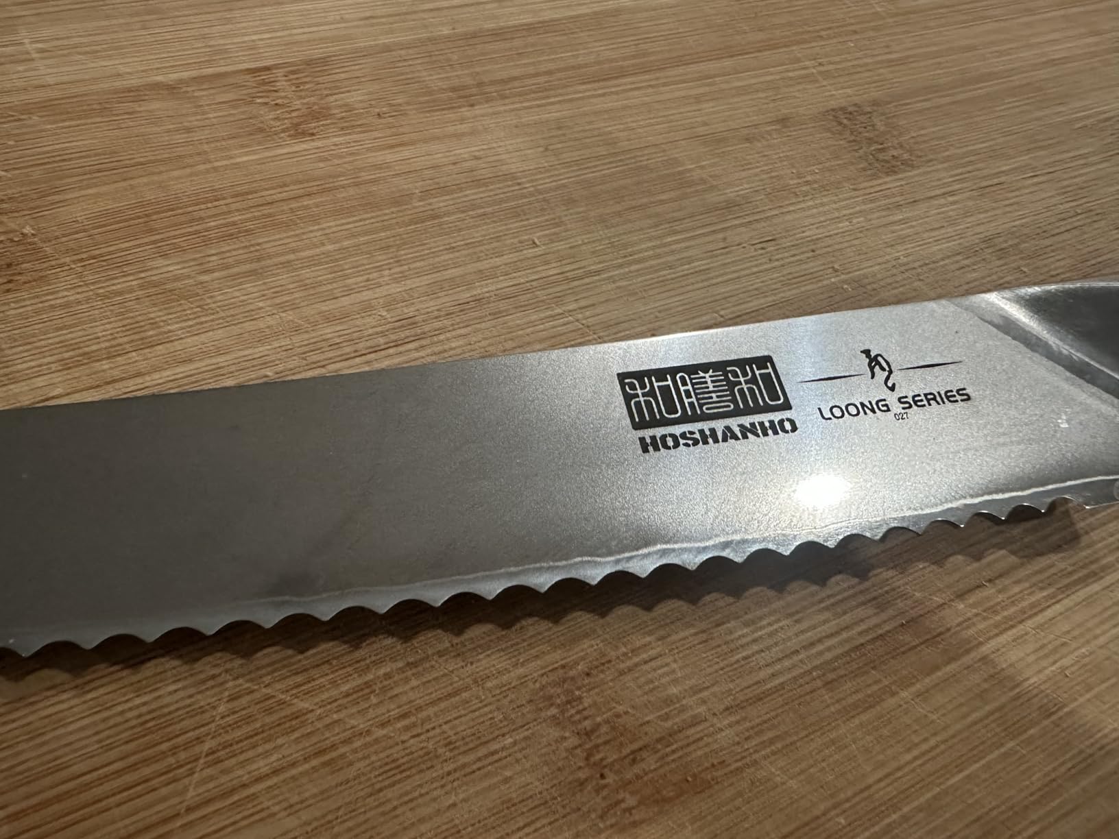 HOSHANHO Bread Knife 10 inch, Ultra Sharp Japanese Serrated Bread Knife | Professional Japanese High Carbon Stainless Steel Bread Cutting Knife for Homemade Bread customer photo 2