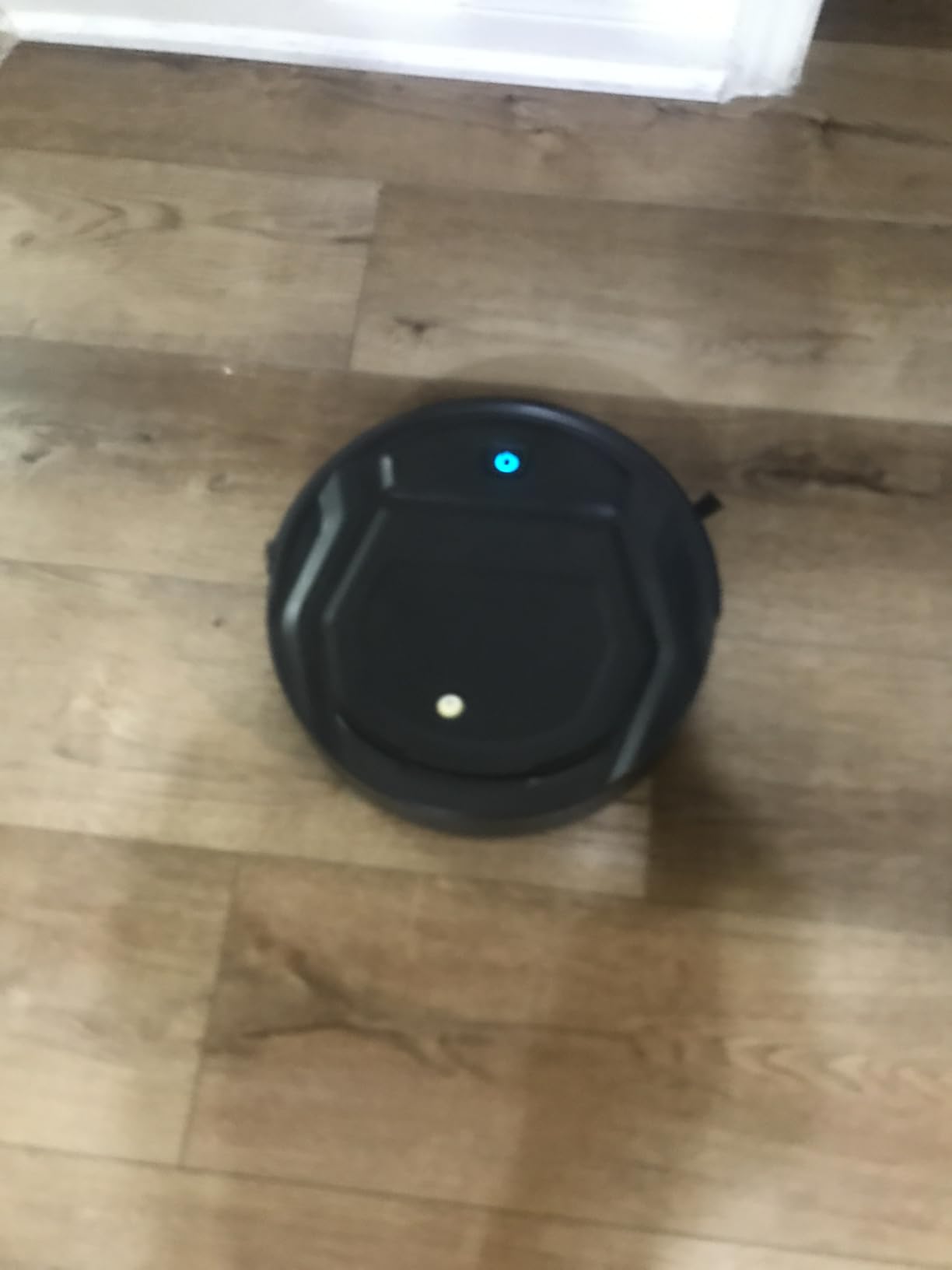 Lefant M210P Robot Vacuum Cleaner, 4000pa Suction, 200 Mins Runtime, Super Thin, Quiet, Self-Charging, Ideal for Pet Owners, Multi Surface Cleaning, APP/WiFi/Alexa Control, Gray customer photo 2