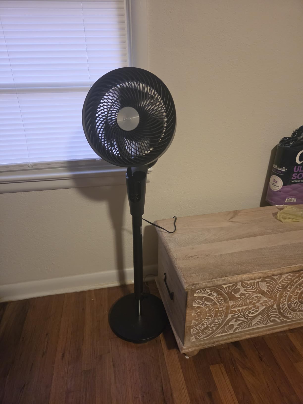 DREO Fan for Bedroom, 2026 Upgraded, 90ft Airflow, Quiet Fan, 90° Oscillating Standing Fan for Whole Room, DC Motor, 8+H Speeds, 3 Modes, 38-42'' Adjustable Height, 8H Timer, 105° Manual Vertical customer photo 1