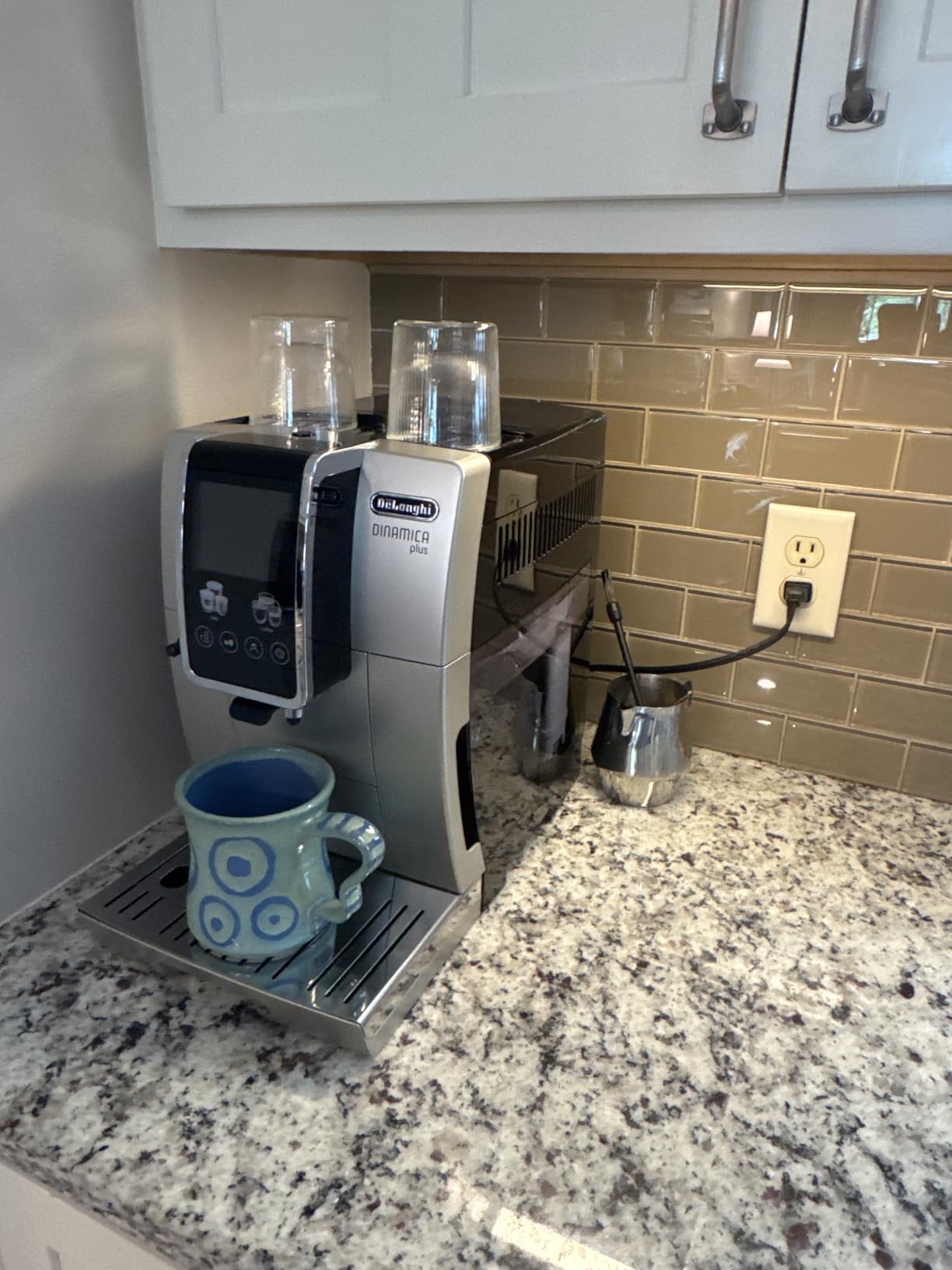 De'Longhi Dinamica Plus Fully Automatic Espresso Machine, Brew Personalized Coffee for up to 4 User Profiles, 24+ Recipes, Built-in Grinder & Automatic Milk Steam Wand with 3 Frother Modes customer photo 1