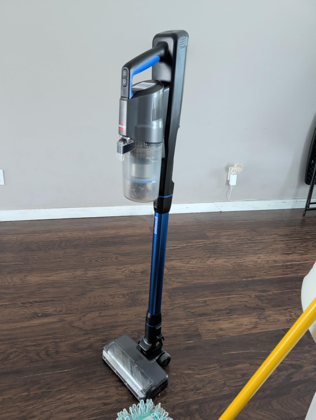 Bissell PowerClean FurFinder 200W Self-Standing Cordless Vacuum, 4052 | Bright headlights; wall mount; removable battery; upholstery tool; self-standing for easy storage customer photo 2