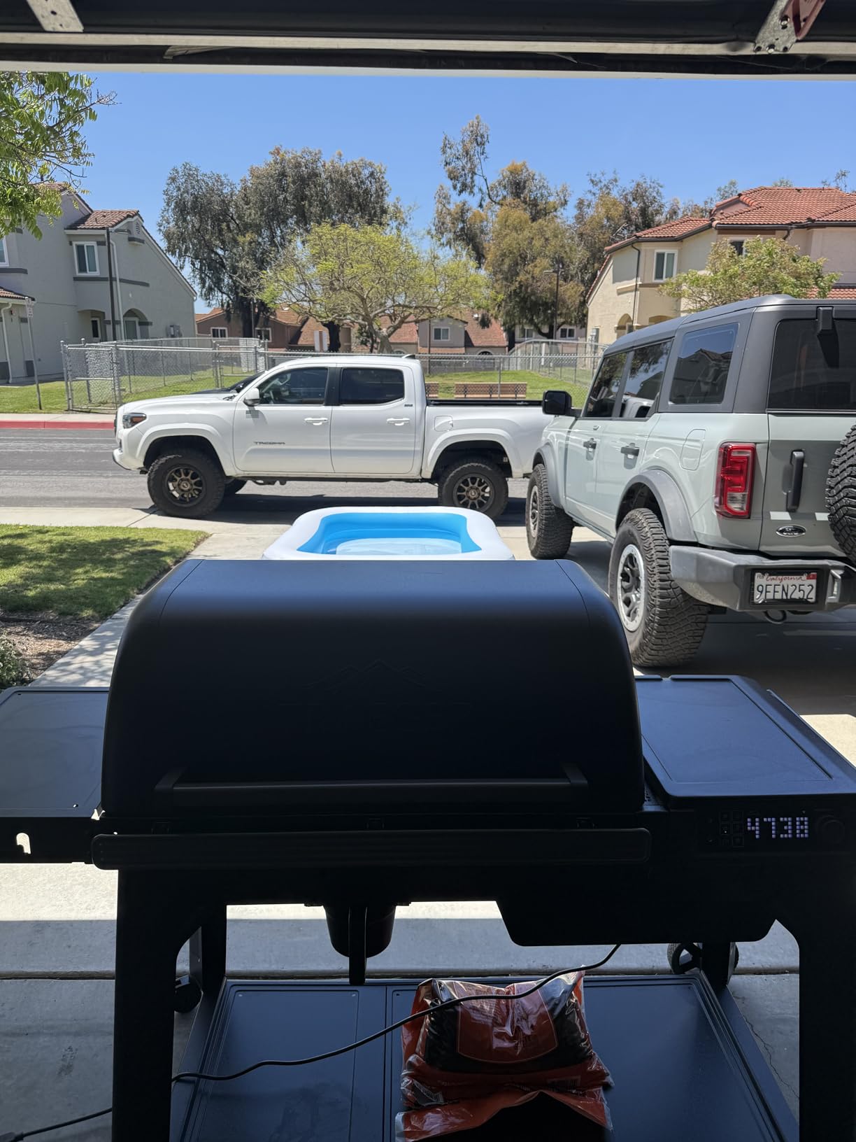 Traeger Grills Woodridge Pro Electric Wood Pellet Grill and Smoker, 970 Sq. In., Outdoor Pellet Smoker Grill with Digital Sensor and Side Shelf, Wi-FIRE Technology, Super Smoke Mode, Black, TFB97JLH customer photo 2