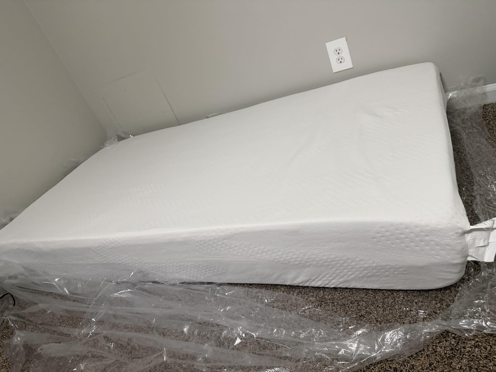 Novilla 12 Inch Queen Mattress in a Box, Gel Memory Foam for Cooling Night customer photo 1