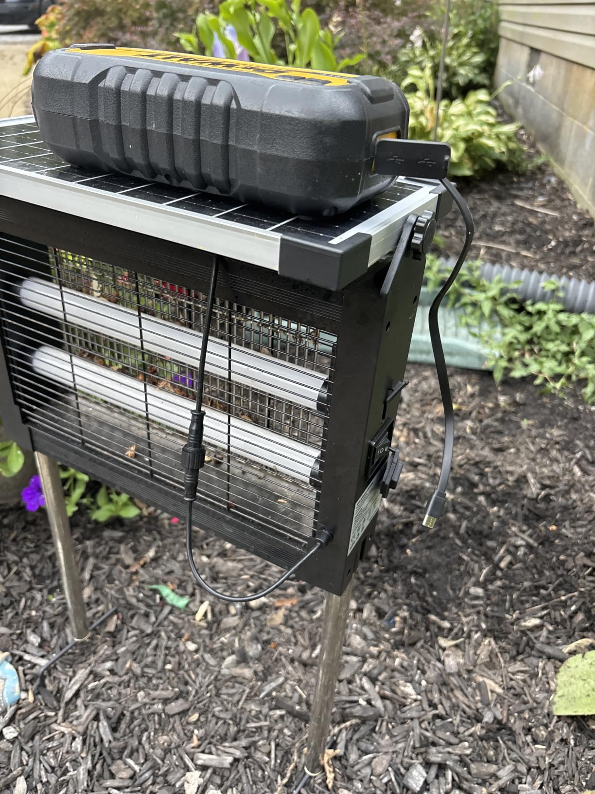 OnBeam Solar Bug Zapper Outdoor, 4500V Mosquito Zapper Fly Trap for Patio | 10W Solar Panel, IPX5 Waterproof, Auto Mode, Solar Powered, USB C Charging, Electric Rechargeable Mosquito Killer for Garden customer photo 1