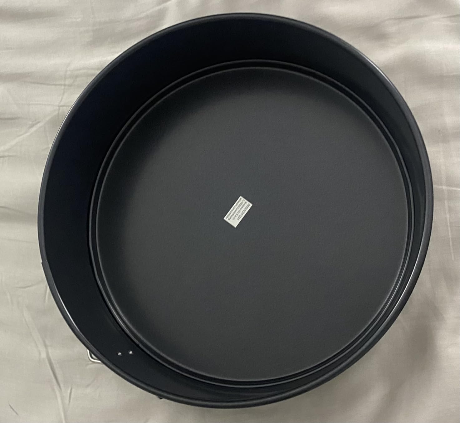 Amazon Basics Nonstick Springform Pan, Dishwasher and Oven-Safe, 10 in., Carbon Steel customer photo 1