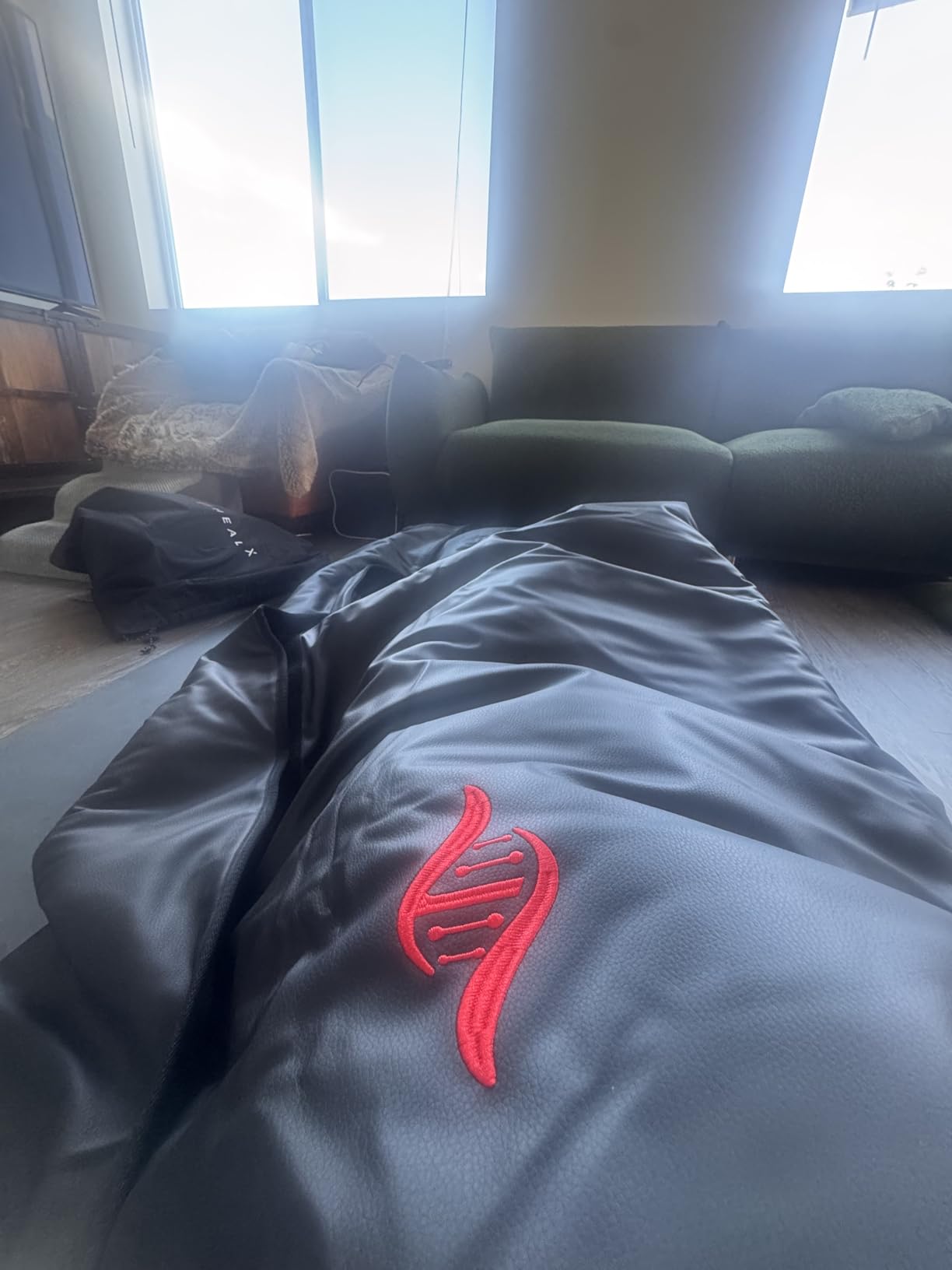 Healix Infrared Sauna Blanket - Zero EMF Portable Sauna for Detox, Recovery & Wellness - 10,000-Strand Far Infrared Carbon Fiber Heating, Adjustable 77-176°F | Hook-and-Loop Closure customer photo 1