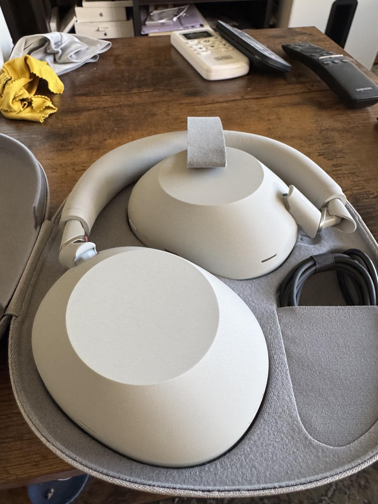 Sony WH-1000XM6 The Best Noise Cancelling Wireless Headphones Midnight Blue | HD NC Processor QN3, 12 Microphones, Adaptive NC Optimizer, Mastered by Engineers, Studio-Quality, Up to 30 Hrs of Battery customer photo 2