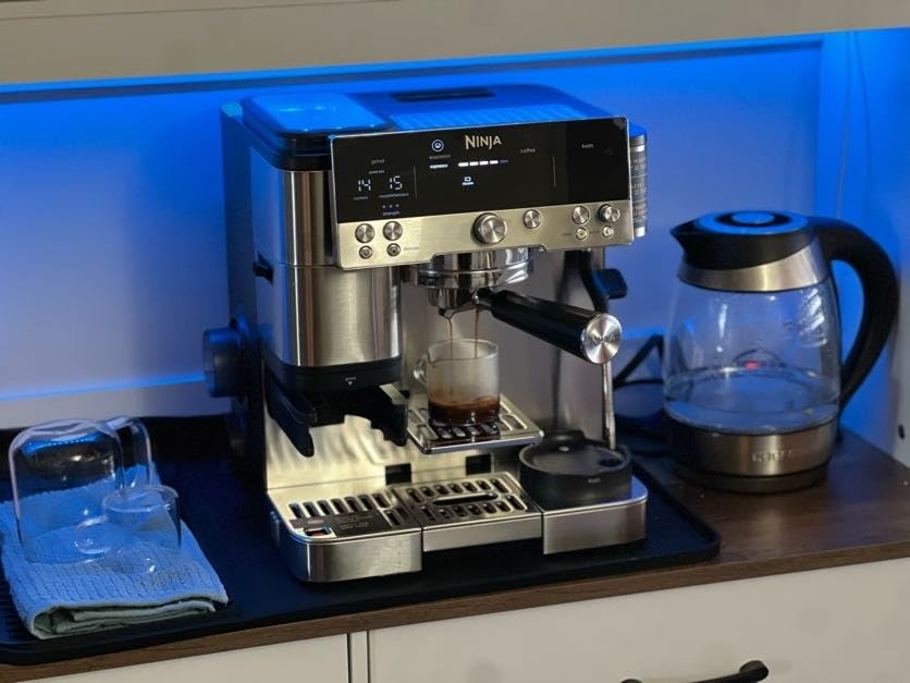 Ninja Luxe Café Premier Espresso & Rapid Cold Brew, Gunmetal, ES601GM | Drip Coffee, Built-in Coffee Grinder, Hands-Free Milk Frother, Assisted Tamper for Cappuccinos & Lattes customer photo 2