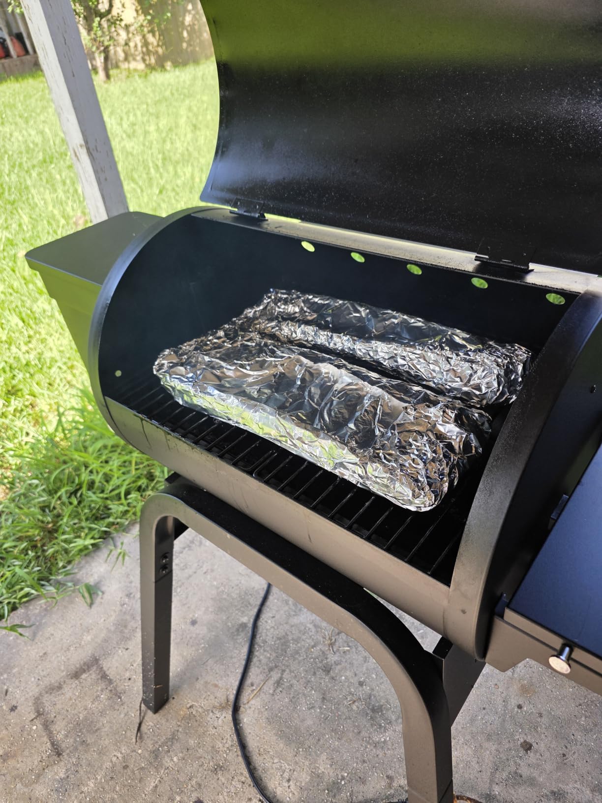 Brisk It Zelos-450 WiFi A.I. Electric Wood Pellet Smoker Grill - Smart Grill With Waterproof Cover- 450 sq.in Cooking Area, 7-in-1 Outdoor Grill & Smoker, PID Controller (Up to 500°F), Meat Probe customer photo 1