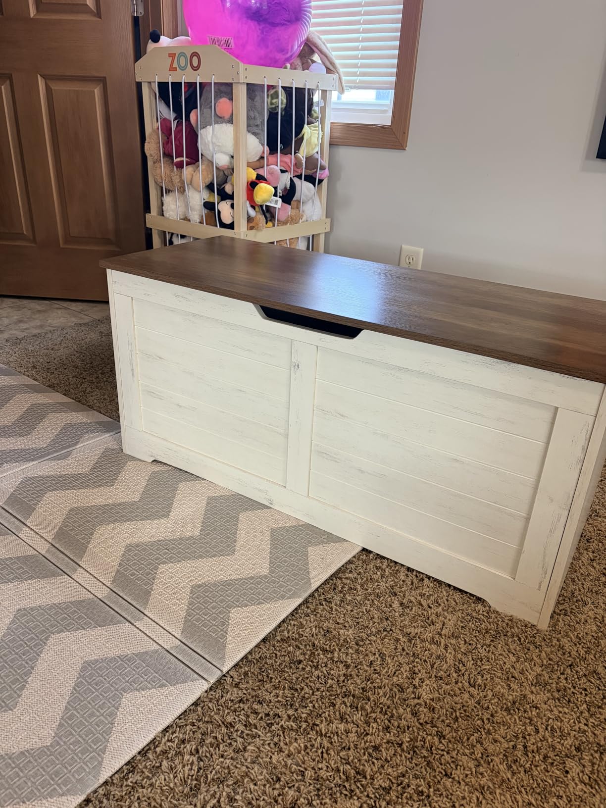 VASAGLE Storage Chest, 39.4 Inches Width Bench with 2 Safety Hinges | Farmhouse Style, for Entryway, Bedroom, Living Room, Rustic White and Honey Brown, SOFIE Collection ULSB061WJ01 customer photo 2