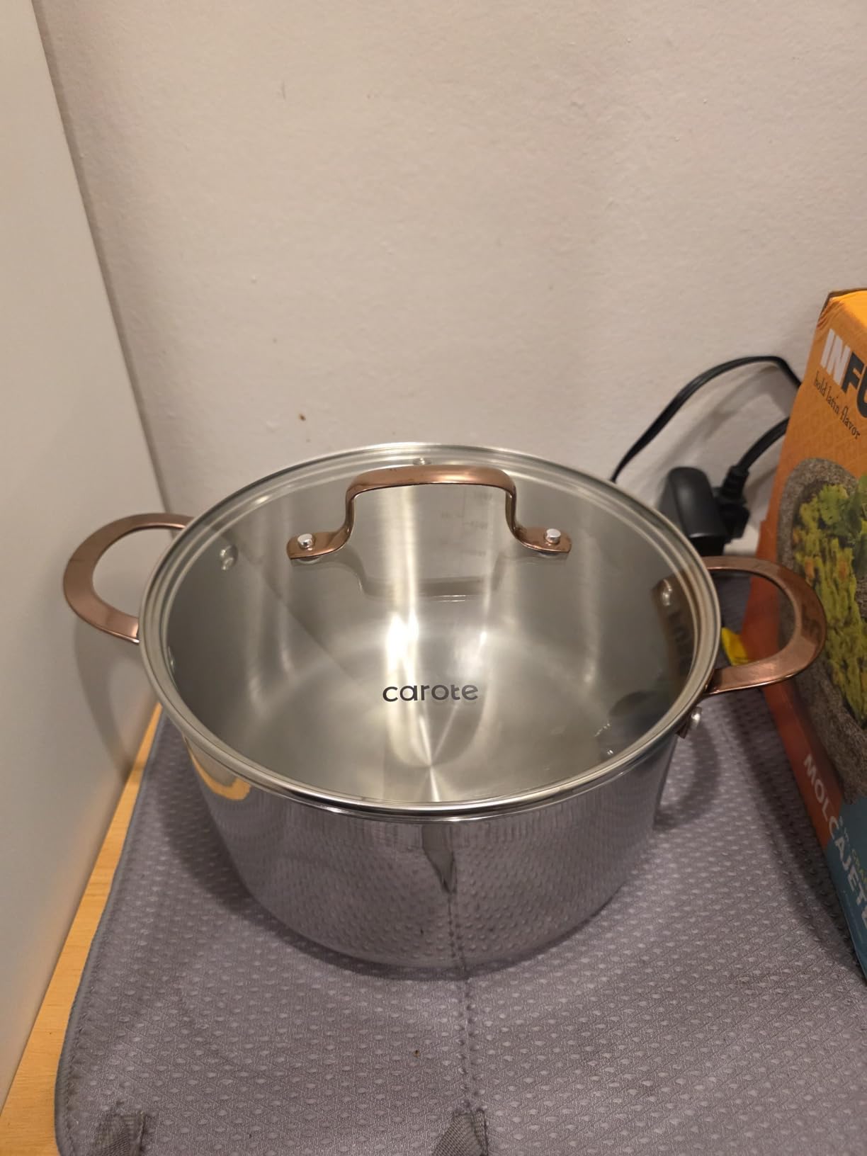 CAROTE 6 Qt Tri-Ply Stainless Steel Stockpot, Non-Toxic Stock Pot with Lid, Soup Pot for Pasta, Even Heating, Oven Safe, Induction, Ceramic and Gas Cooktops Compatible customer photo 1