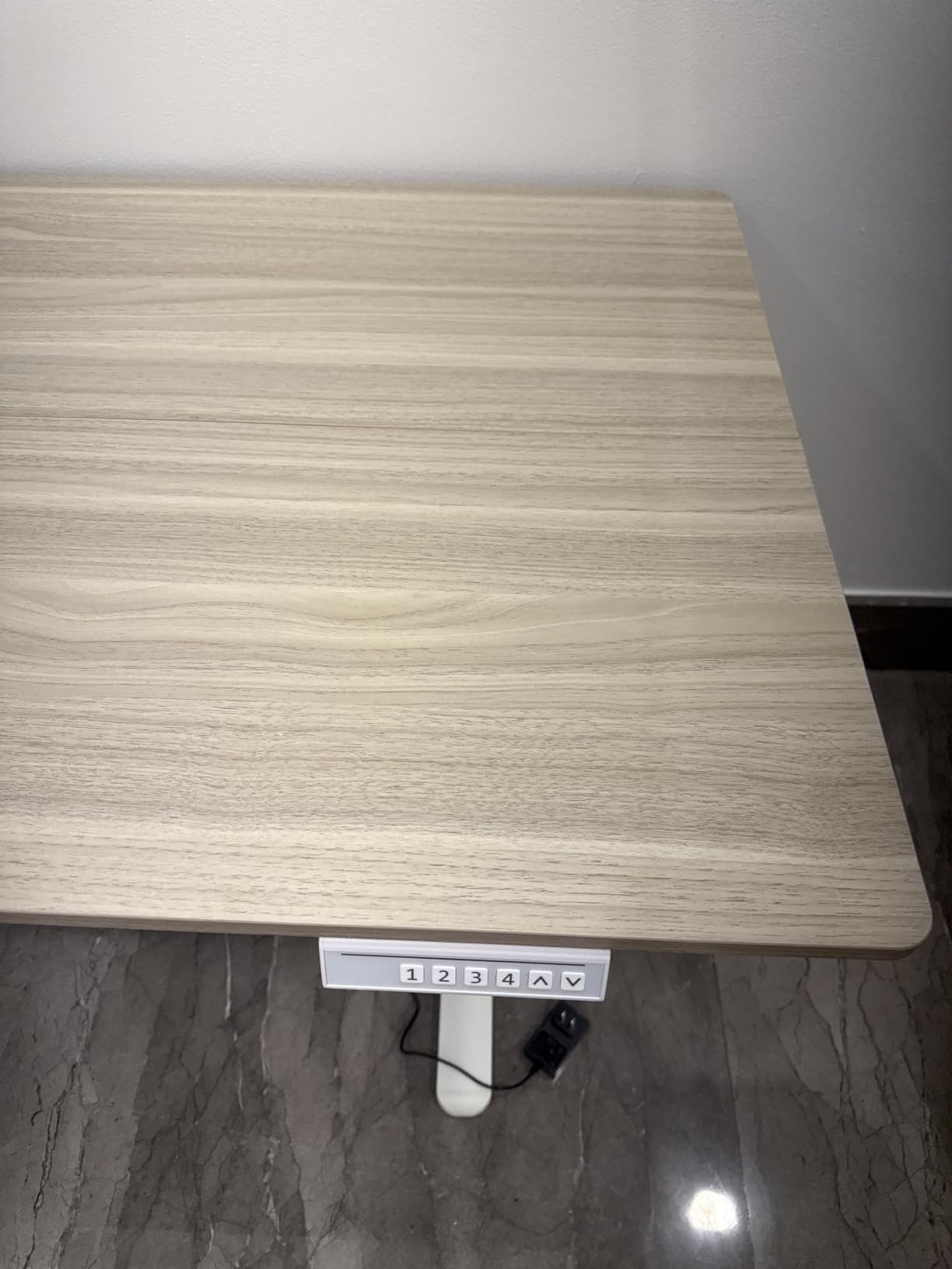 HUANUO 32x19 Inch Small Electric Standing Desk, Adjustable, Light Walnut | 176 Lbs Capacity, Rounded Corners, Wheel-Ready Feet, Compact Desktop, Apartment Workspace, 28.3-46.5 Inch Height Range customer photo 1