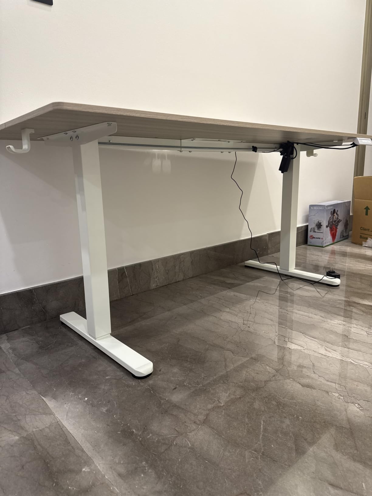HUANUO 32x19 Inch Small Electric Standing Desk, Adjustable, Light Walnut | 176 Lbs Capacity, Rounded Corners, Wheel-Ready Feet, Compact Desktop, Apartment Workspace, 28.3-46.5 Inch Height Range customer photo 2