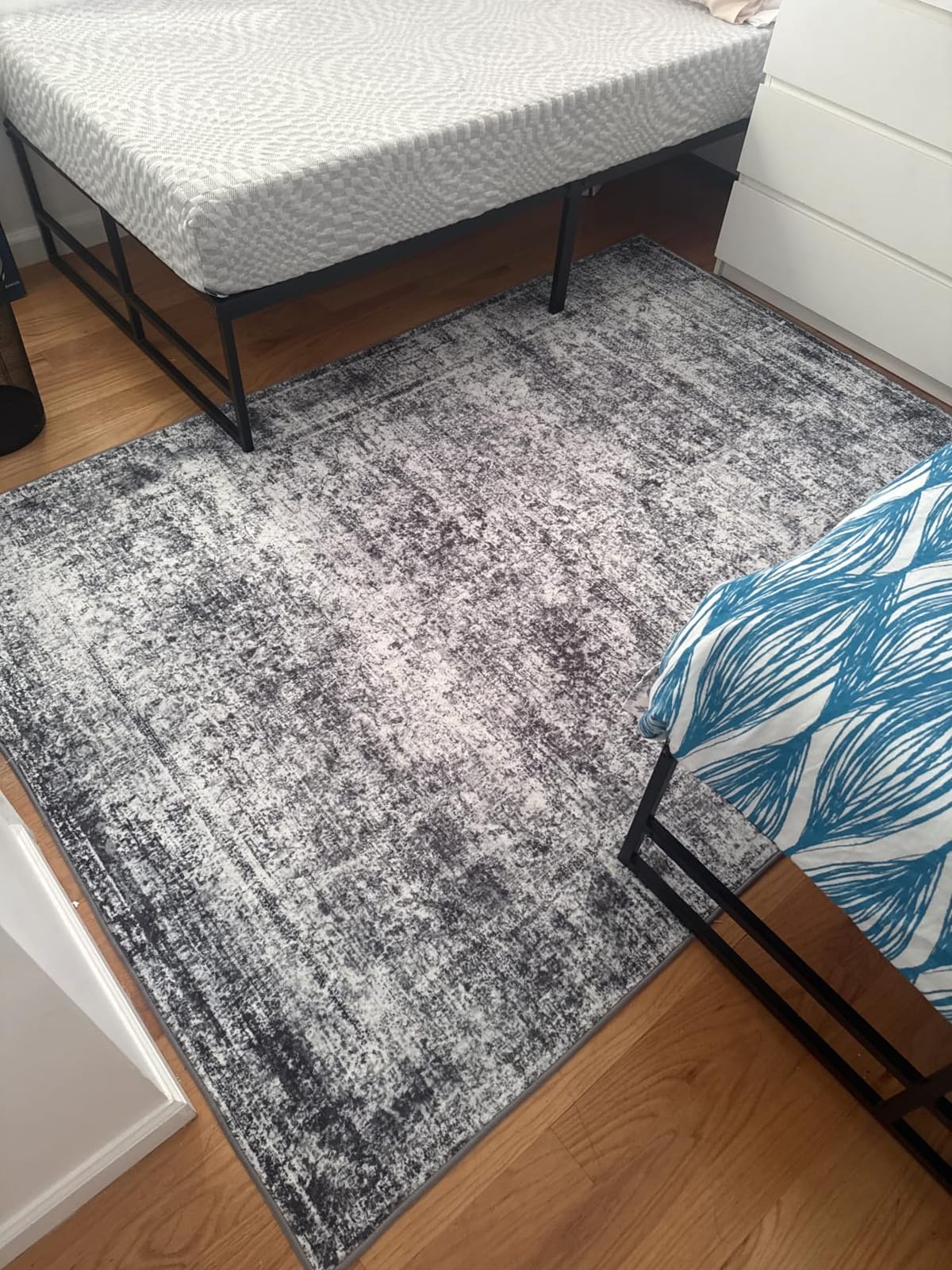Washable Area Rug 5' x 7' Vintage Traditional Persian Mat - Foldable Distressed Non-Slip Machine Washable Carpet for Living Room Bedroom Kitchen Home Decor - Graphite and Mist customer photo 2