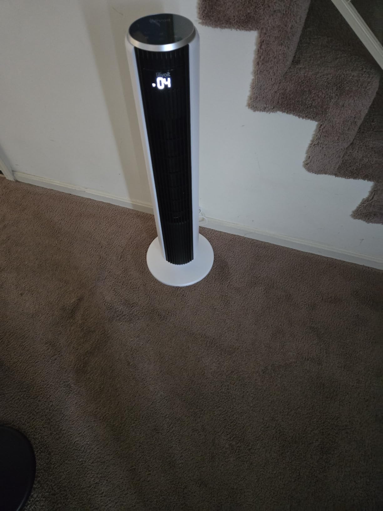Levoit Tower Fan for Bedroom, 1472 CFM Fans that Blow Cold Air, 22dB Quiet | Standing Fan with 90° L&R Oscillation, 60° U&D Airflow, 5-Speed 4 Modes with Temp Sensor, 12H Timer, Remote Control, 42 inch customer photo 1