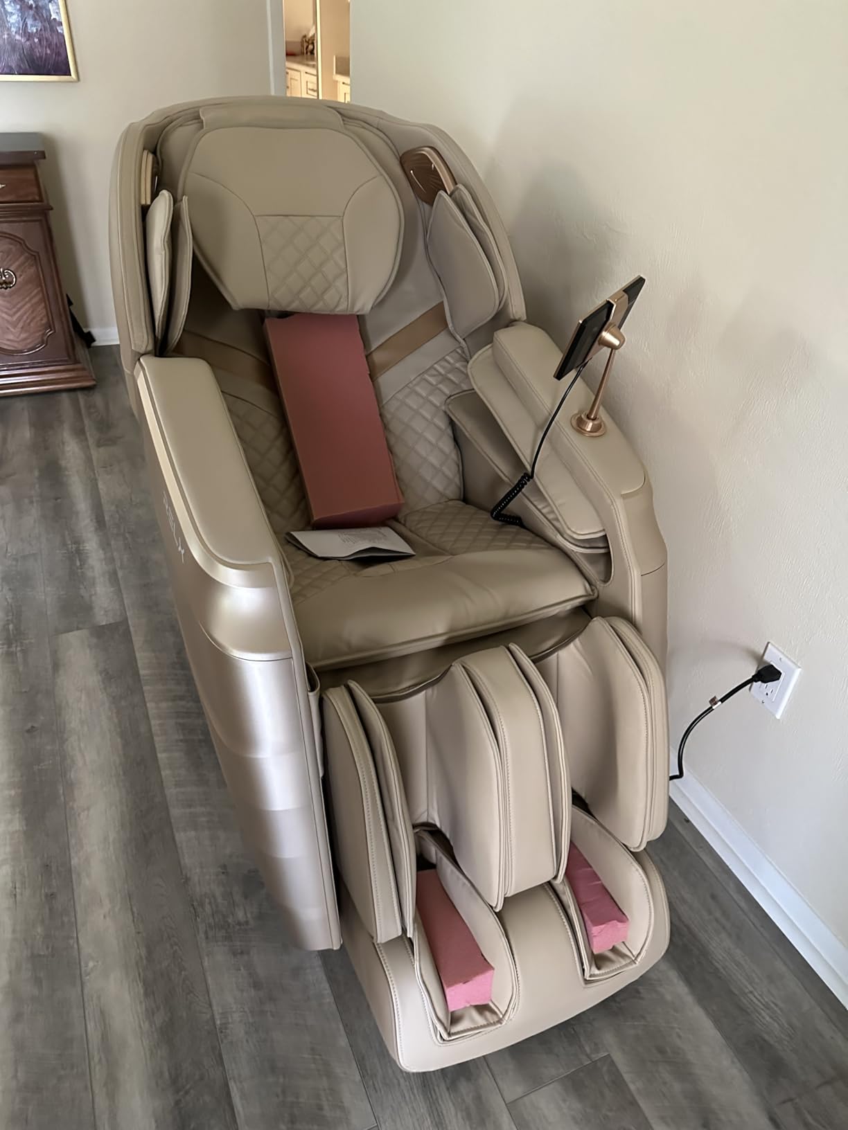 RELX Massage Chair Full Body with Body Scan, Zero Gravity, SL-Track, Cream | 20 Modes Shiatsu Massage Chair Built-in Heat System, Airbag Massage with Deep Yoga Stretch, Calfrest Extension and AI Control customer photo 1