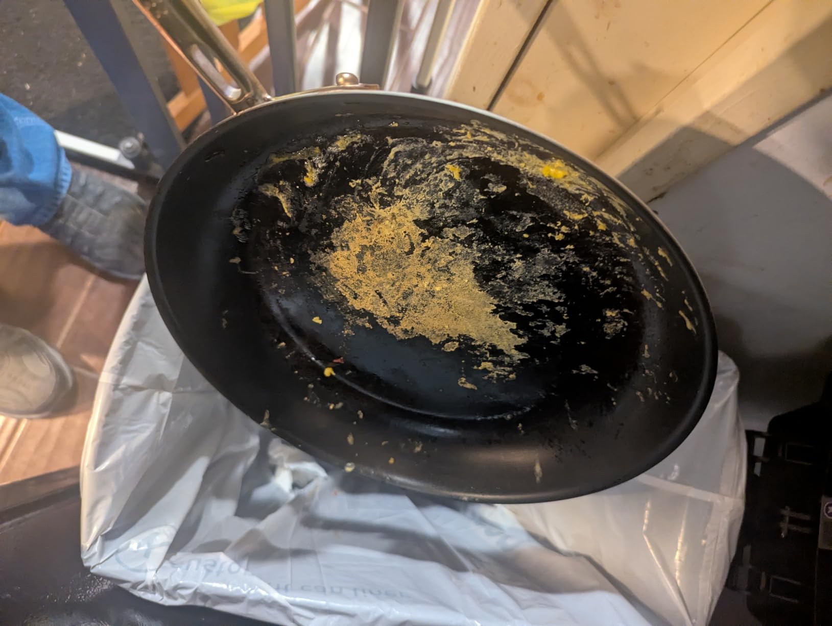 Misen Carbon Nonstick Skillet - Nitrided Carbon Steel - Professional Alternative to Teflon - 1100°F High Heat Ready - Easy Release - Induction, Oven, & Grill Safe - 10 Inch customer photo 2