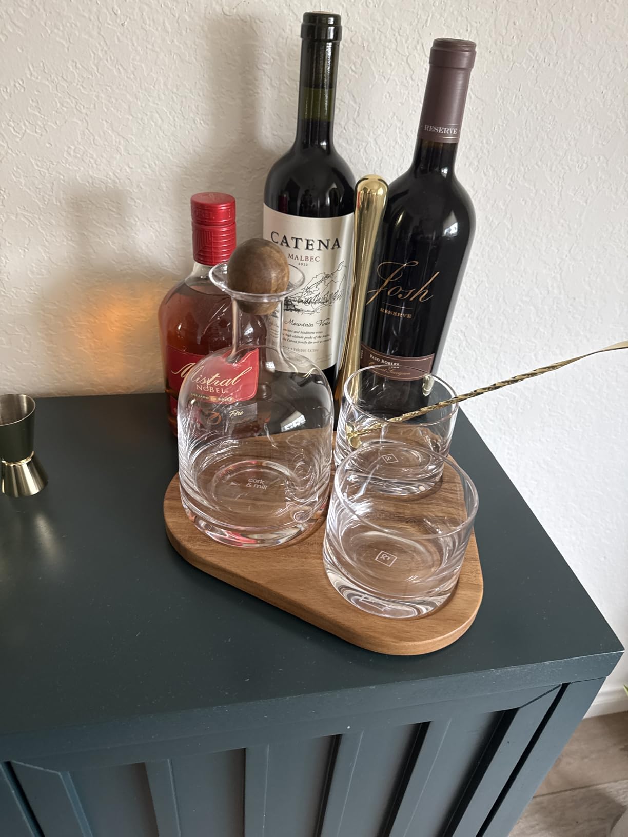 Cork & Mill Whiskey Decanter Set, Hand-Blown Lead-Free Crystal 800ml Liquor Decanter for Bourbon and More, Two 8oz Old Fashioned Glasses, Acacia Wood Stopper & Display Tray, Ideal Whisky Gift Set customer photo 1
