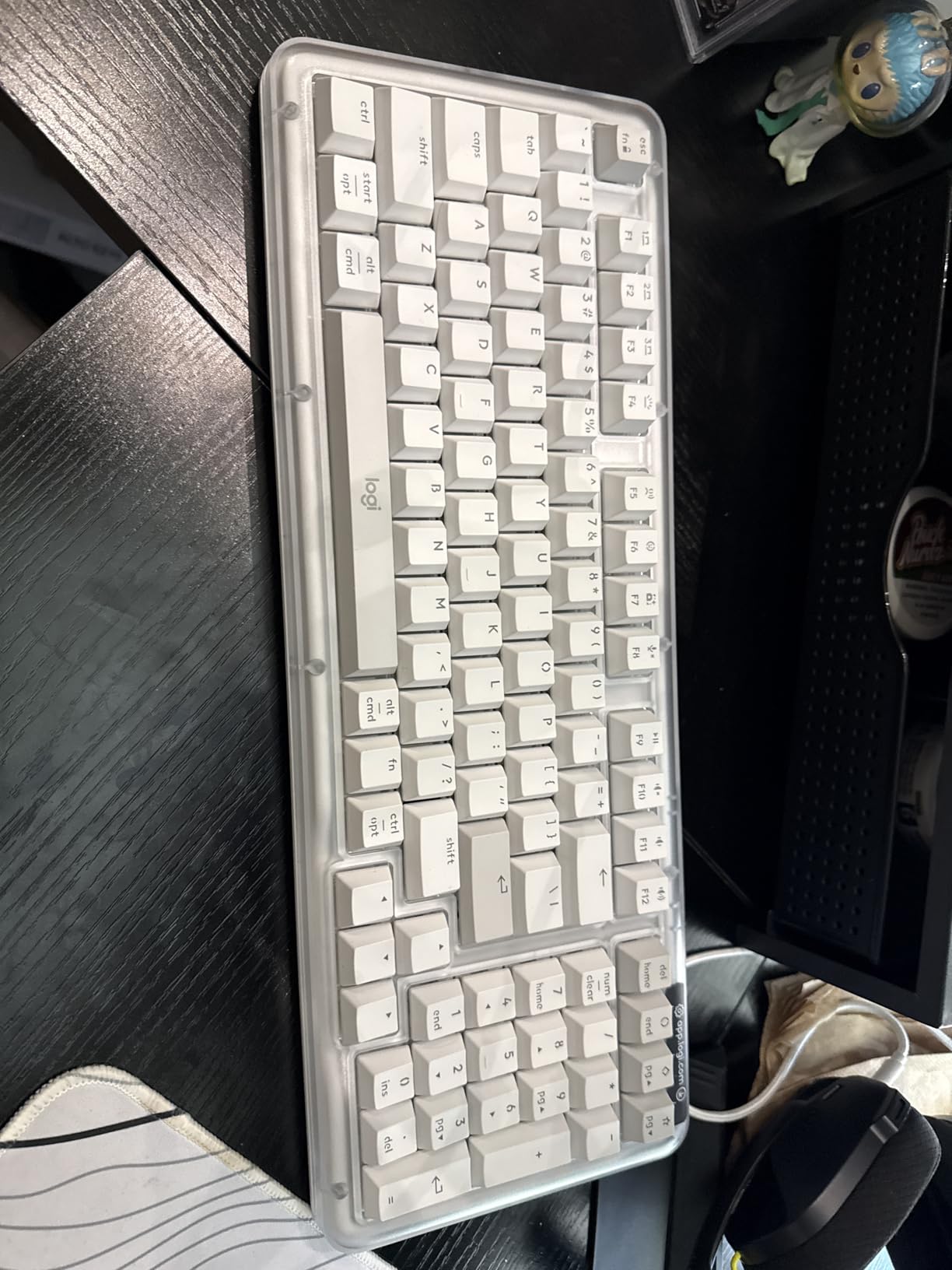 Logitech Alto Keys K98M Wireless Mechanical Gasket Keyboard - Graphite | Customizable, clicky, vibration absorbing gasket, white backlit keys, Bluetooth, USB-C charging, for PC, Mac, Laptops customer photo 1