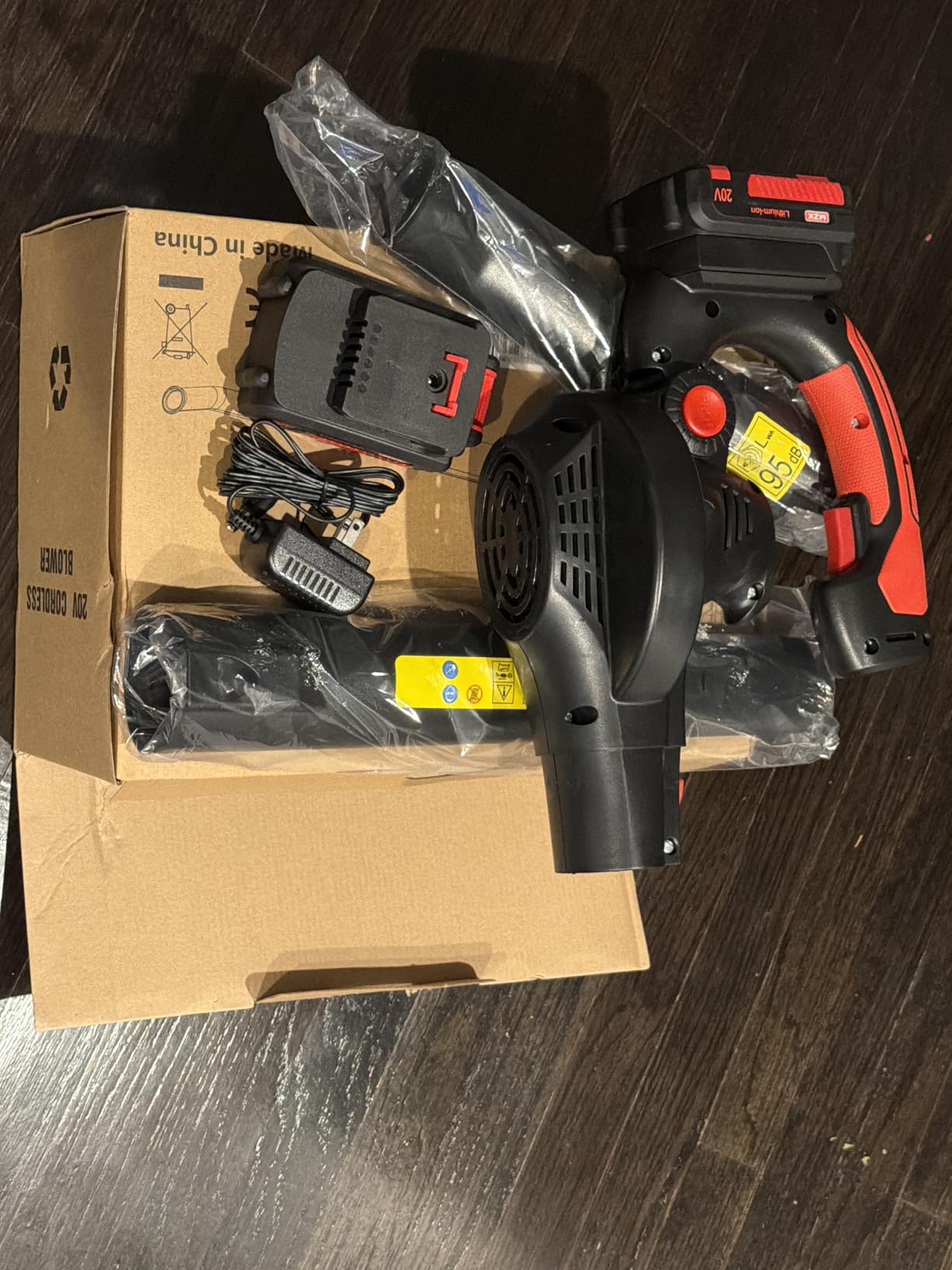 MZK 20V Cordless Leaf Blower, Lightweight Electric Blower | 2 x 4.0Ah Batteries & Charger, 130 MPH Air Speed, 450 CFM Air Volume for Leaves, Patio, Lawn & Yard Cleanup customer photo 2