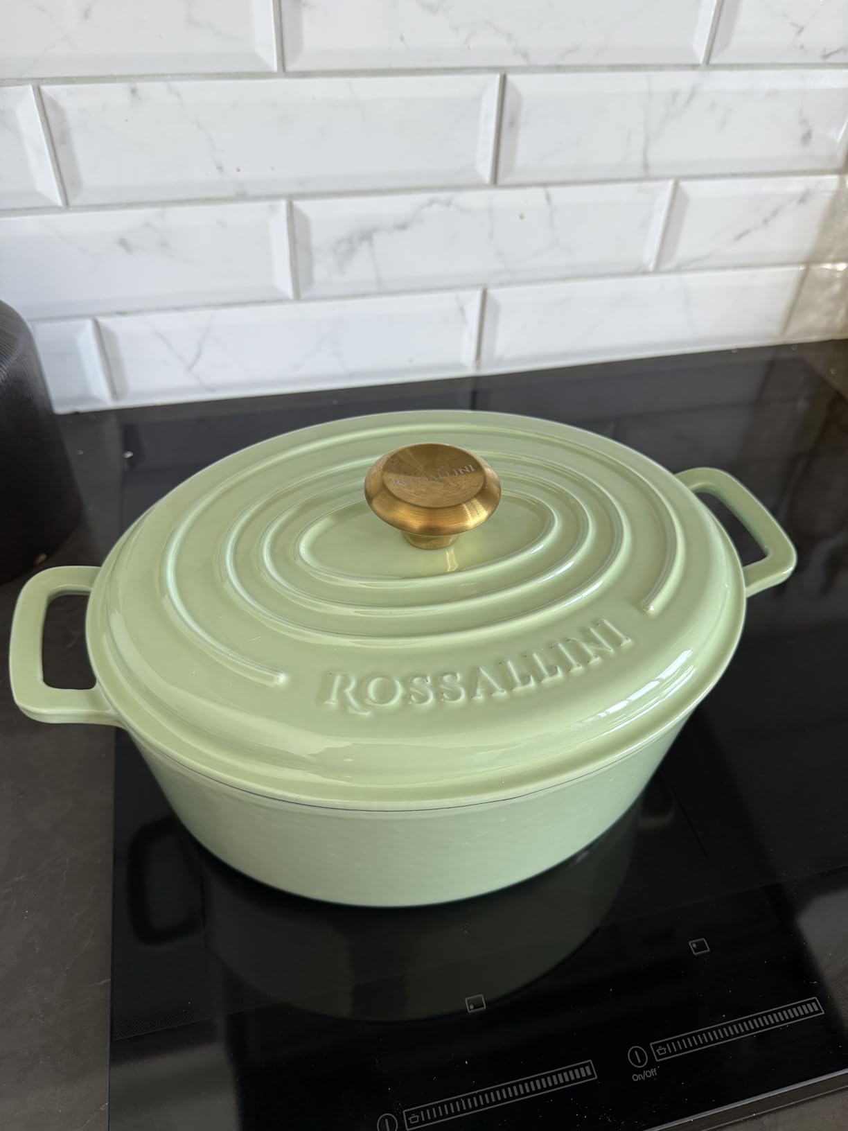 Signature Enameled Cast Iron Oval Dutch Oven | Non-Stick Serving Pot with Tight Fitting Lid for Perfect Roasting, Baking, Sauteing, and Bread Making | 5Q [Oyster Grey] customer photo 1