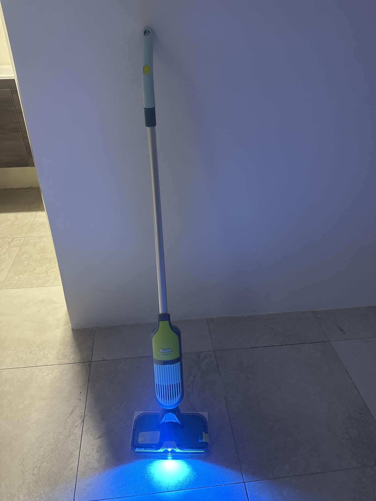 Shark VACMOP Reveal Cordless Vacuum & Spray Mop, Green, VM401 | Hard Floor Cleaner, Powerful Suction, Illumination Light, 4 Disposable Pads, 12oz Pet Cleaning Solution customer photo 1