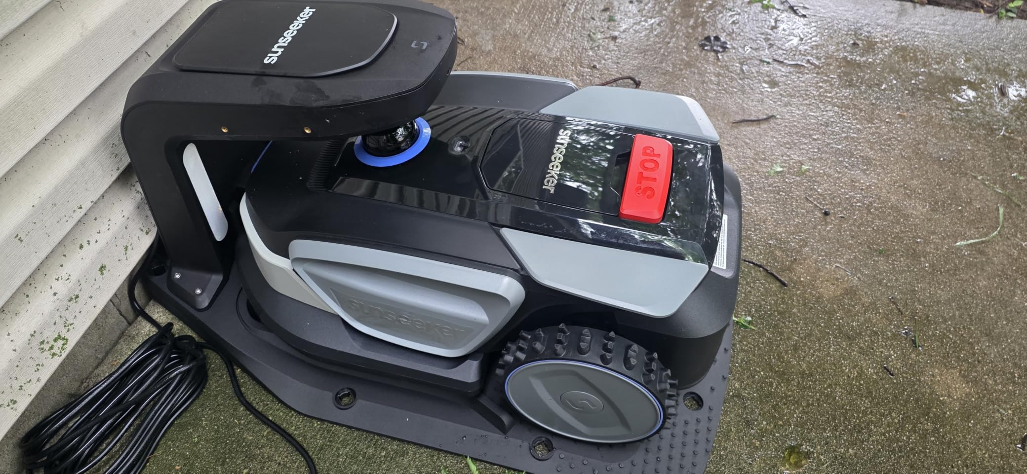 Sunseeker S4 Robot Lawn Mower, 3D LiDAR, Vision AI, 0.25 Acre, Wire-Free customer photo 1