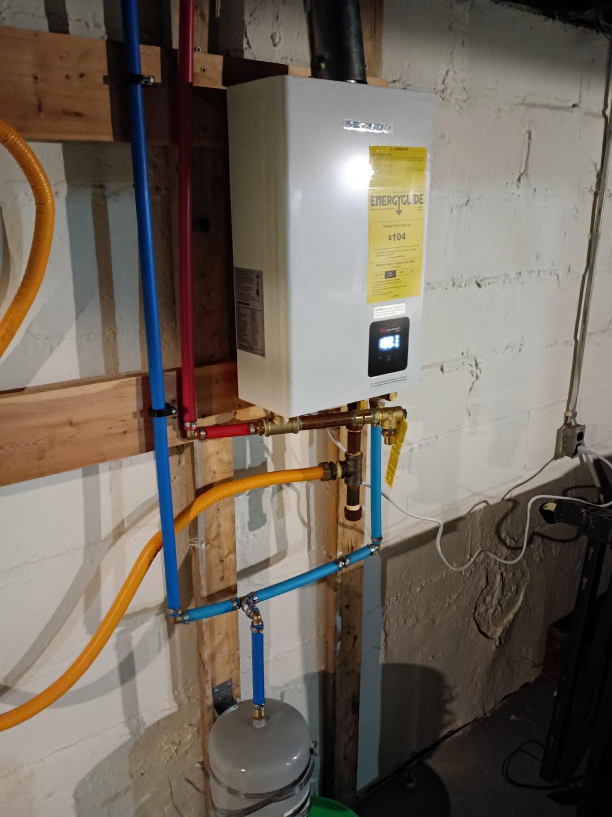 MIZUDO 199,000 BTU Natural Gas Tankless Water Heater, Max 10.3 GPM, Indoor | WiFi & APP Control CSA Certified 5-7 outlets points ±1°F Temperature Stability for Large Families Residential Whole House customer photo 1