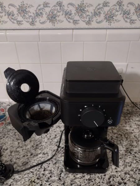 Drip Coffee Maker with Grinder Built in, Automatic Grind and Brew Coffee Machine with 10 Cup Glass Carafe, Reusable Filter, 2-Hour Warm Plate, for Home Offices or Large Families, Black customer photo 2