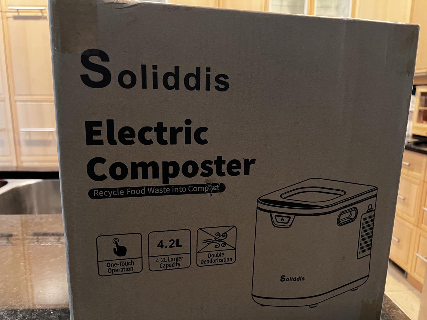 4.2L Electric Composter for Indoor Kitchen, Smart Food Waste Recycler, Turns Garbage to Compost in 4-6 Hours, Odorless Countertop Disposal with 900ML Carbon Filter & Self-Cleaning, White customer photo 2