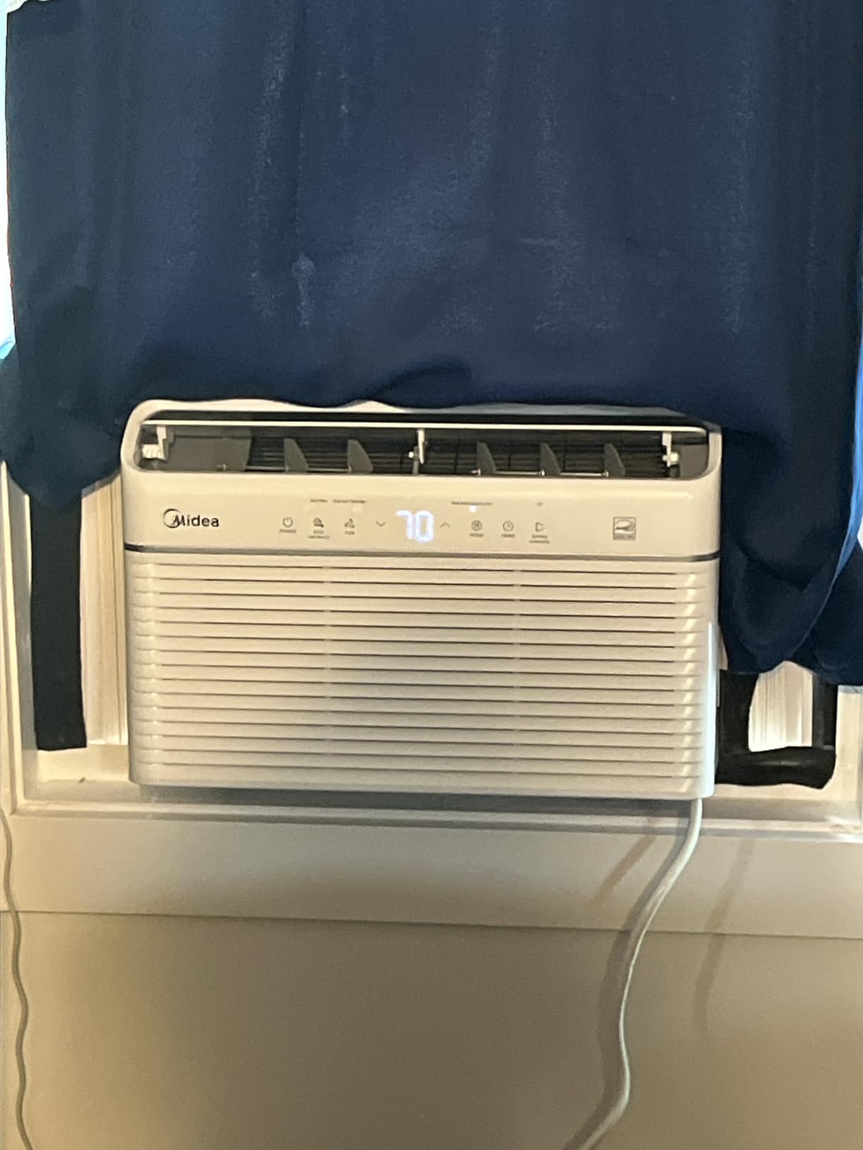 Midea 12,000 BTU Window Air Conditioner with Heat, 550 Sq Ft customer photo 2