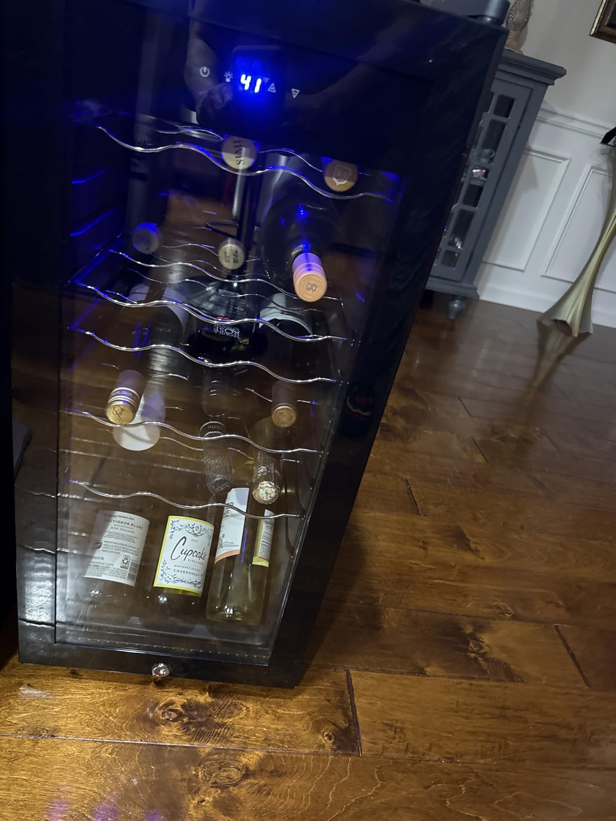Feelfunn 18 Bottle Compressor Wine Cooler Refrigerator - Freestanding Wine Fridge with Glass Door & Digital Temperature Control, Wine Refrigerator for Red, White, Champagne or Sparkling Wine, Black customer photo 1