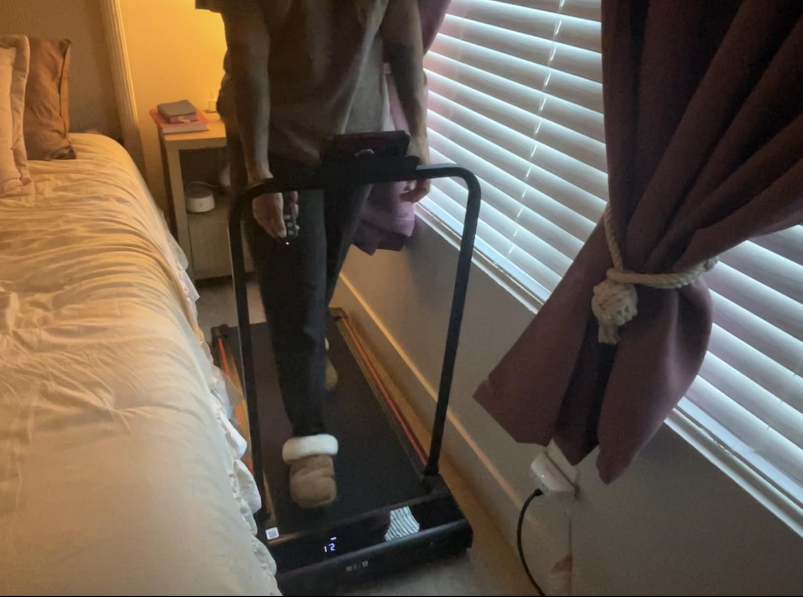 Walking Pad Treadmill for Home with Handle Bar Foldable Under Desk Terluxra customer photo 2
