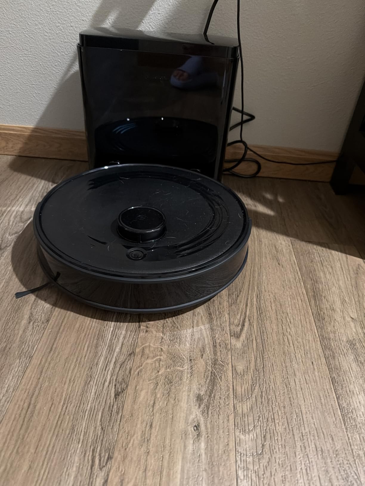 Lefant Robot Vacuum and Mop Combo, 75-Days Self-Emptying, 6000Pa Powerful Suction, Multi-Floor Mapping, No-Go Zones, 140 Min Runtime, 2.4G/5G WiFi/Alexa/APP/iWatch, M2 Plus Black customer photo 1