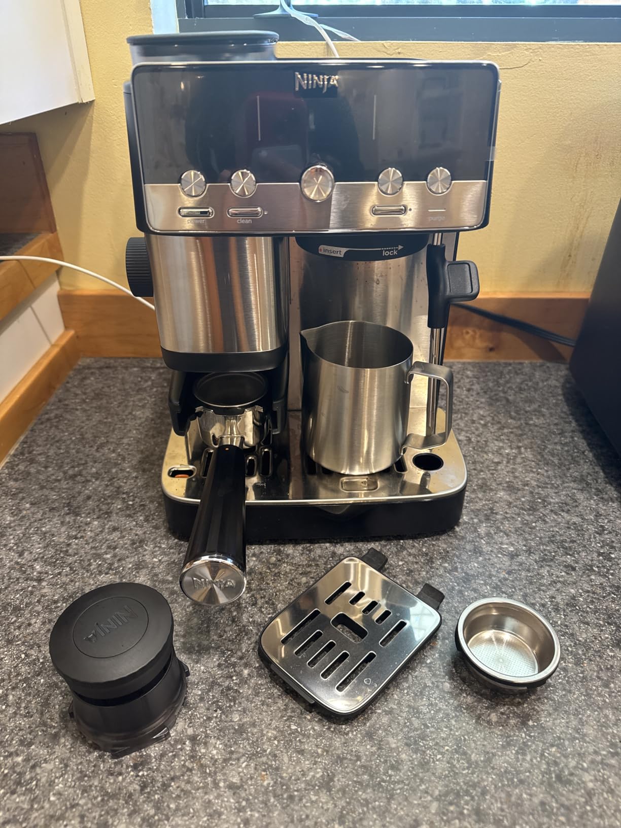 Ninja Luxe Café Mini, Espresso Machine & Drip Coffee, ES301 | Built-in Burr Grinder, Precision Scale & Manual Steam Wand customer photo 2