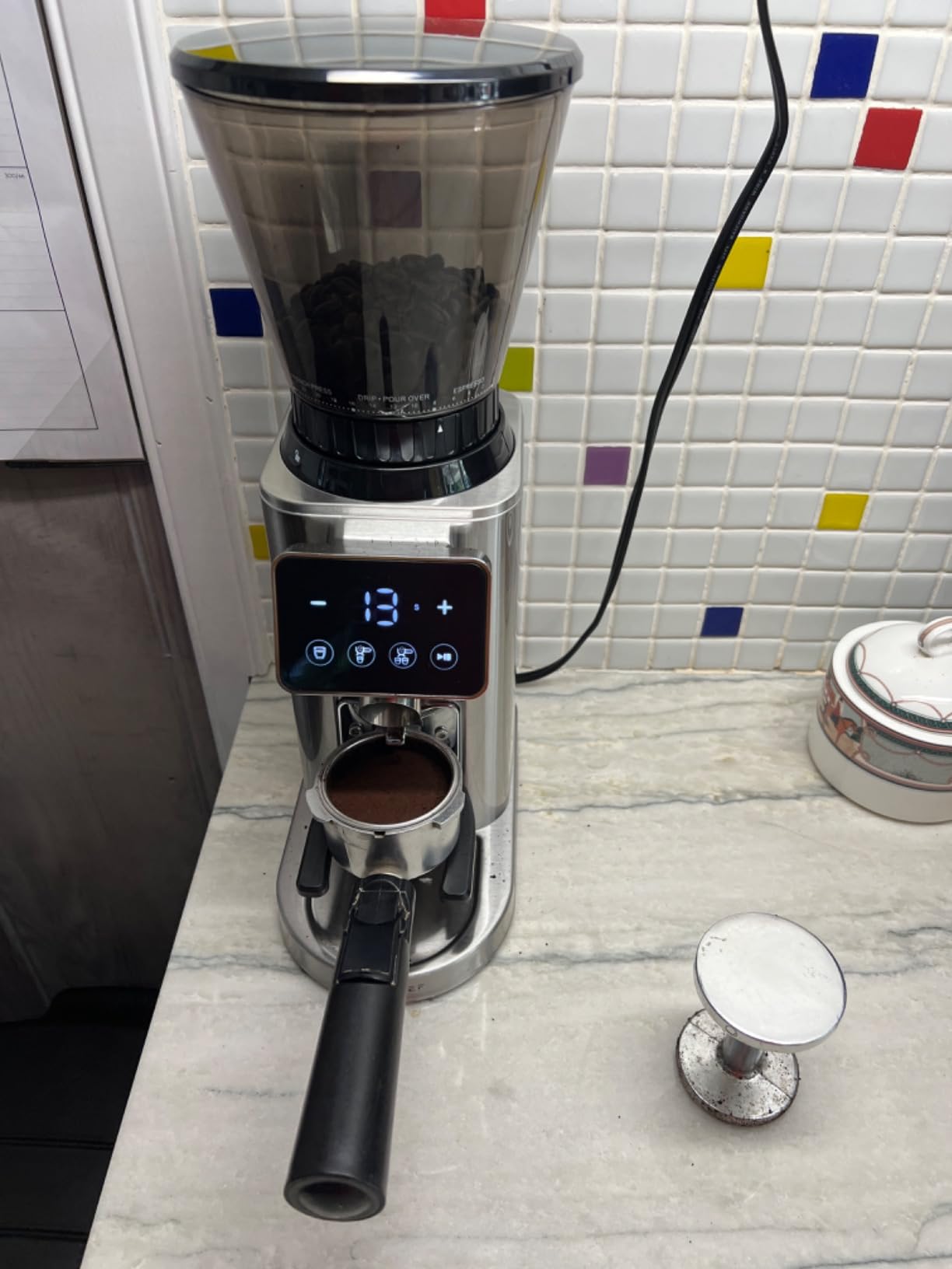 AMZCHEF Commercial Flat Burr Espresso Bean Grinder for Coffee Types | All-Metal Chamber, Anti-Static Tech, Simple to Clean, 90 Precise Settings, Stainless Steel Housing for Rock-solid stability customer photo 2