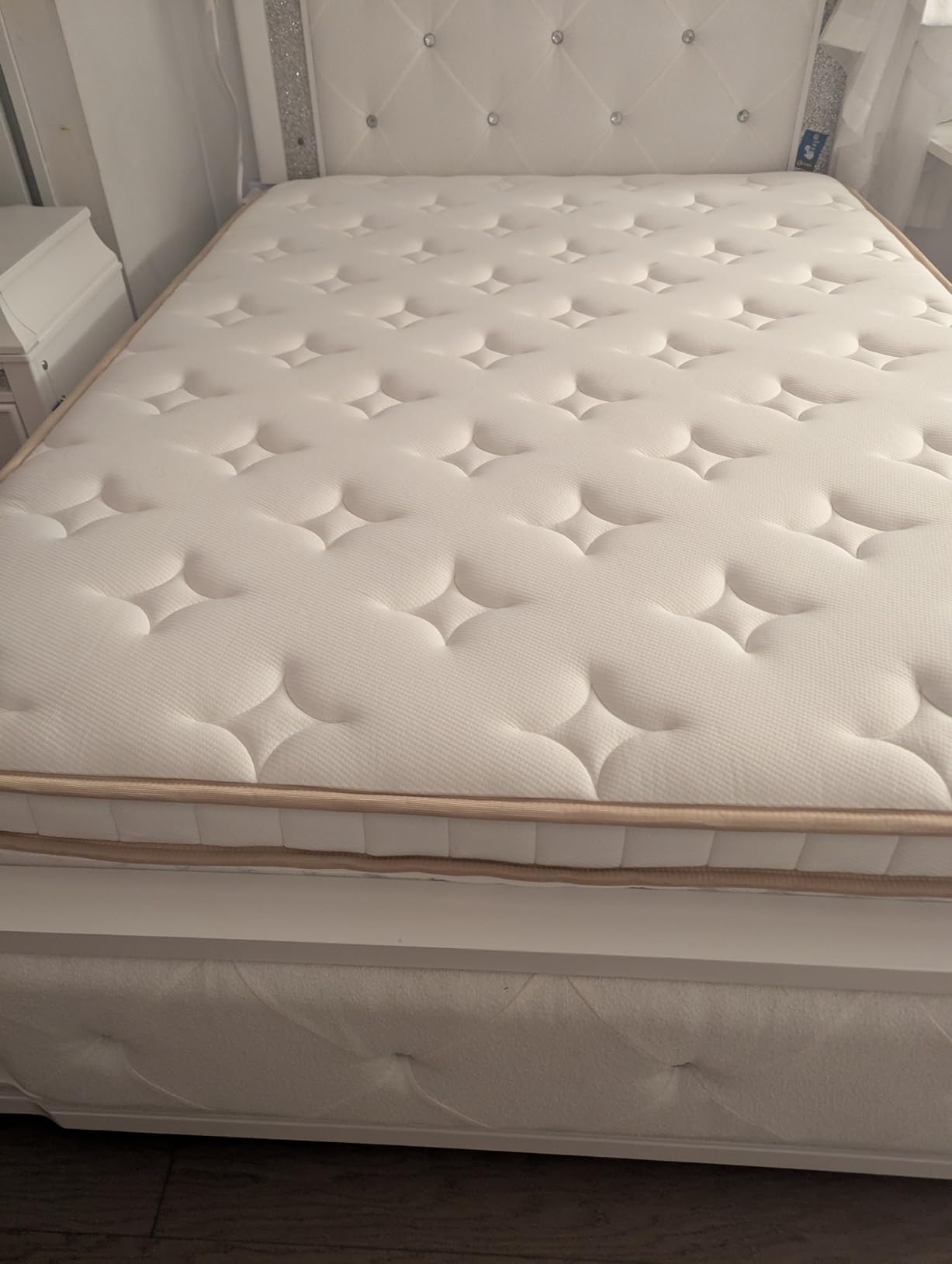 BedStory Firm King Mattress - 14 Inch Hybrid King Size Mattress with Low Motion Transfer and Orthopedic Lumbar Support - CertiPUR-US Certified Non-Toxic Materials customer photo 1