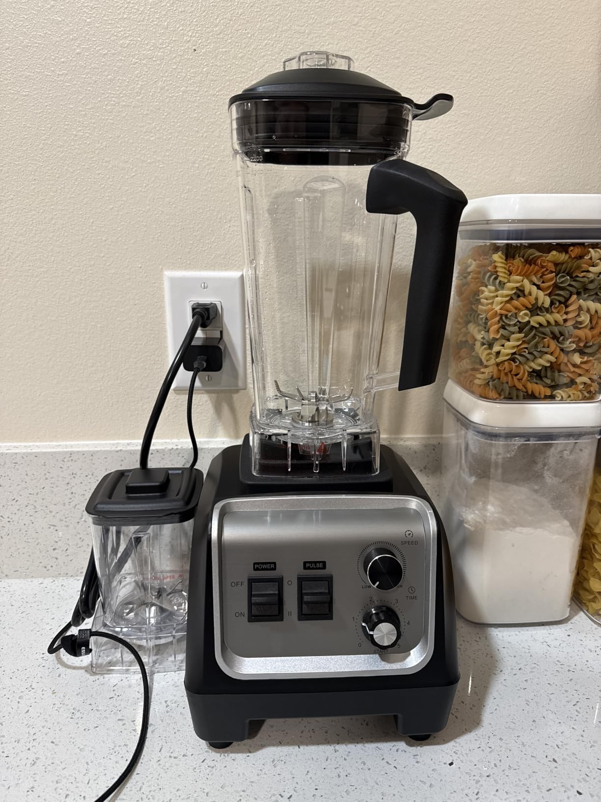 H-Duka 1800W Blender for Smoothies, 70oz Pitcher & 20oz Grinder, 28000 RPM High Speed Countertop Blender for Ice Crushing, Frozen Fruits & Nut Butter, 1-5 Min Timer customer photo 2