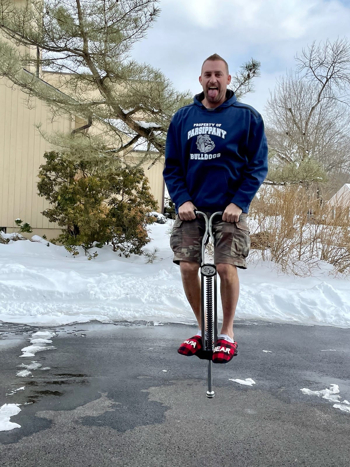 Flybar Super Pogo Stick for Kids & Adults 14+ – Strong Spring for Tricks & High Jumping – Steel Frame with Reinforced Foot Pegs – Classic Trick Pogo Stick for Beginners & Pros – Supports 120-210 lbs customer photo 2