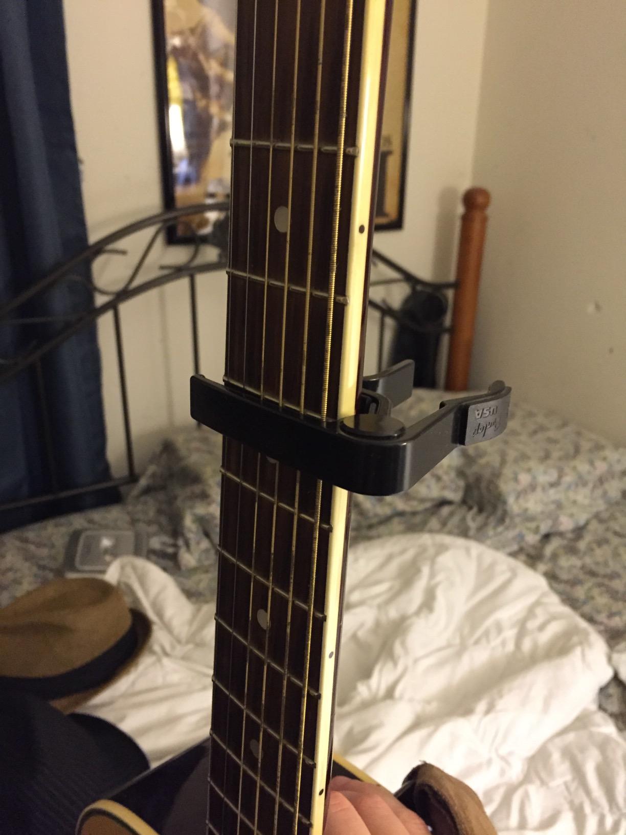 Jim Dunlop Trigger Capo Acoustic Curved - Black customer photo 2