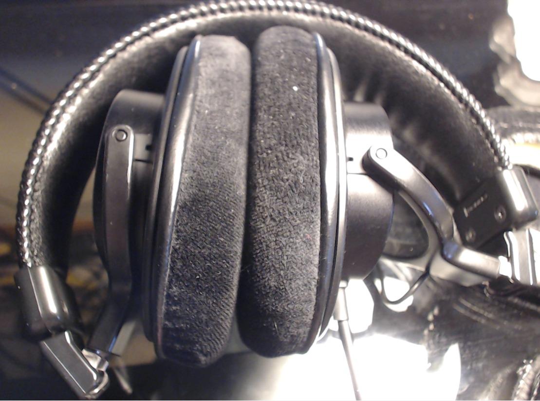 Sony MDR7506 Professional Large Diaphragm Headphone customer photo 2