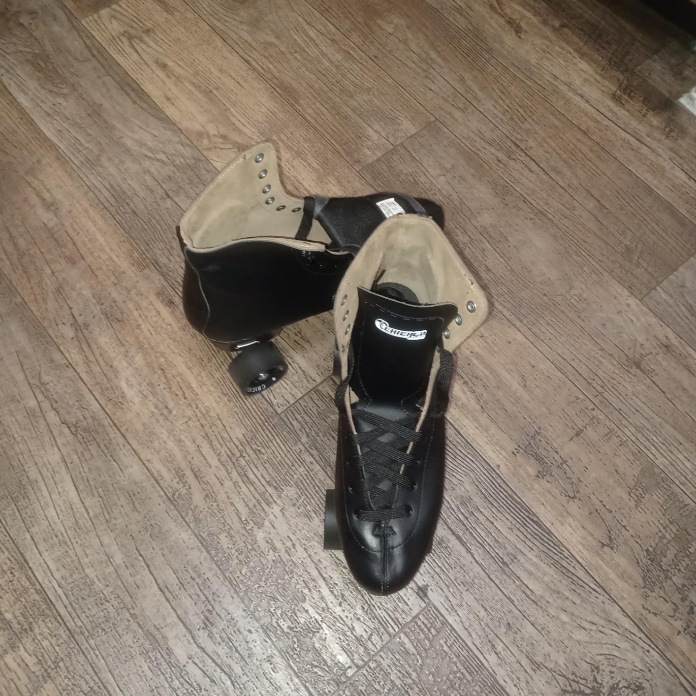 Chicago Quad Roller Skates for Women & Men - Durable, Top Performance Indoor/Outdoor Use or Roller Derby - Classic Deluxe Leather High-Top Boots with 60mm Urethane Wheels & Semi-Precision Bearings customer photo 1
