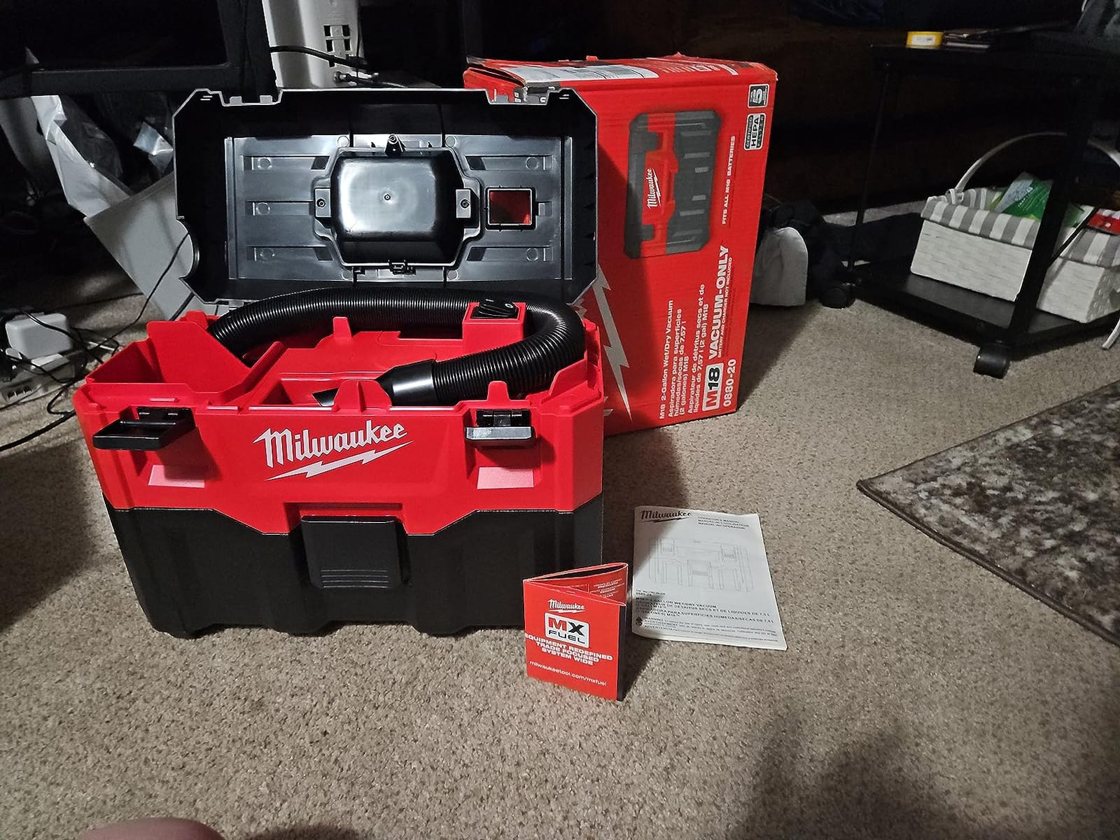 Milwaukee 0880-20 18-Volt Cordless Wet/Dry Vacuum, Red customer photo 1