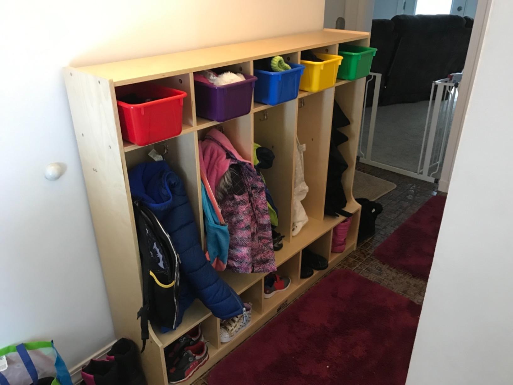 ECR4Kids 5-Section Coat Locker with Bench and Cubby Storage, Classroom Furniture, Natural customer photo 2