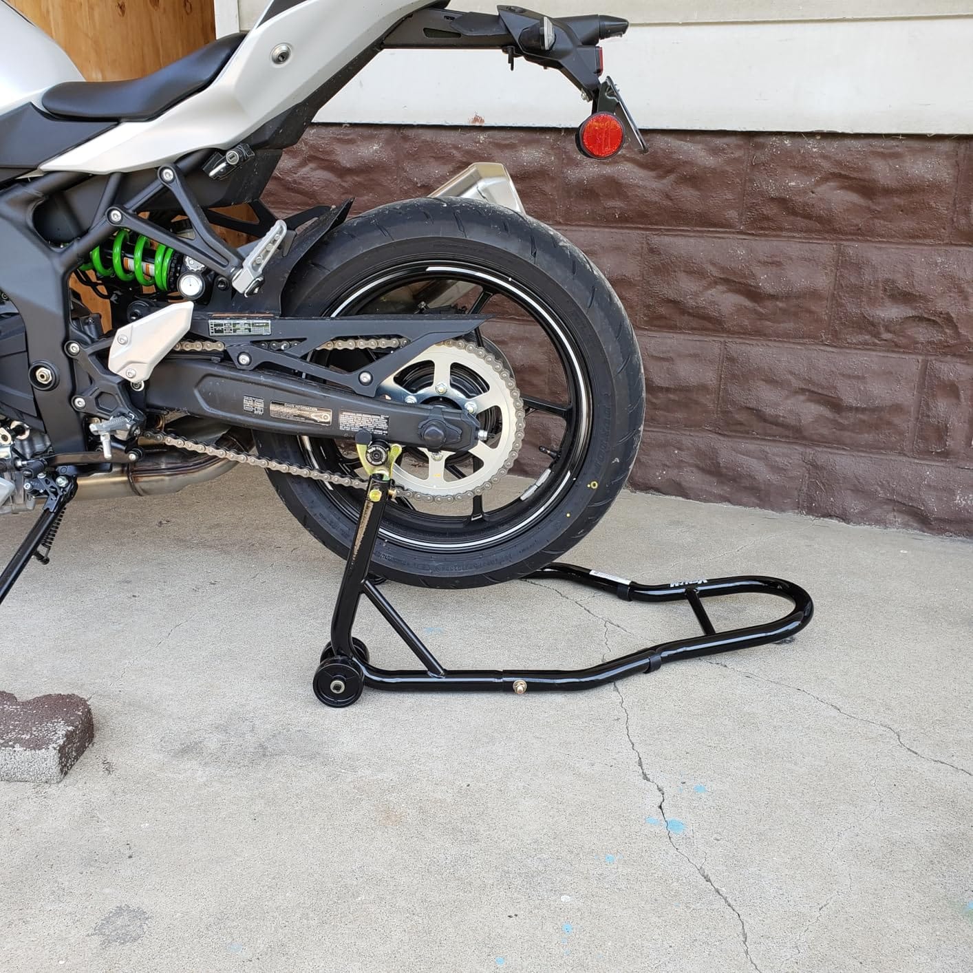 Venom Motorcycle Stand Lift, Front & Rear Combo, Universal Paddock Lift Stand, Front Wheel Fork Stand Rear Wheel Swingarm Spool Stand, Compatible With Most Yamaha Honda Kawasaki Suzuki BMW Motorcycles customer photo 1