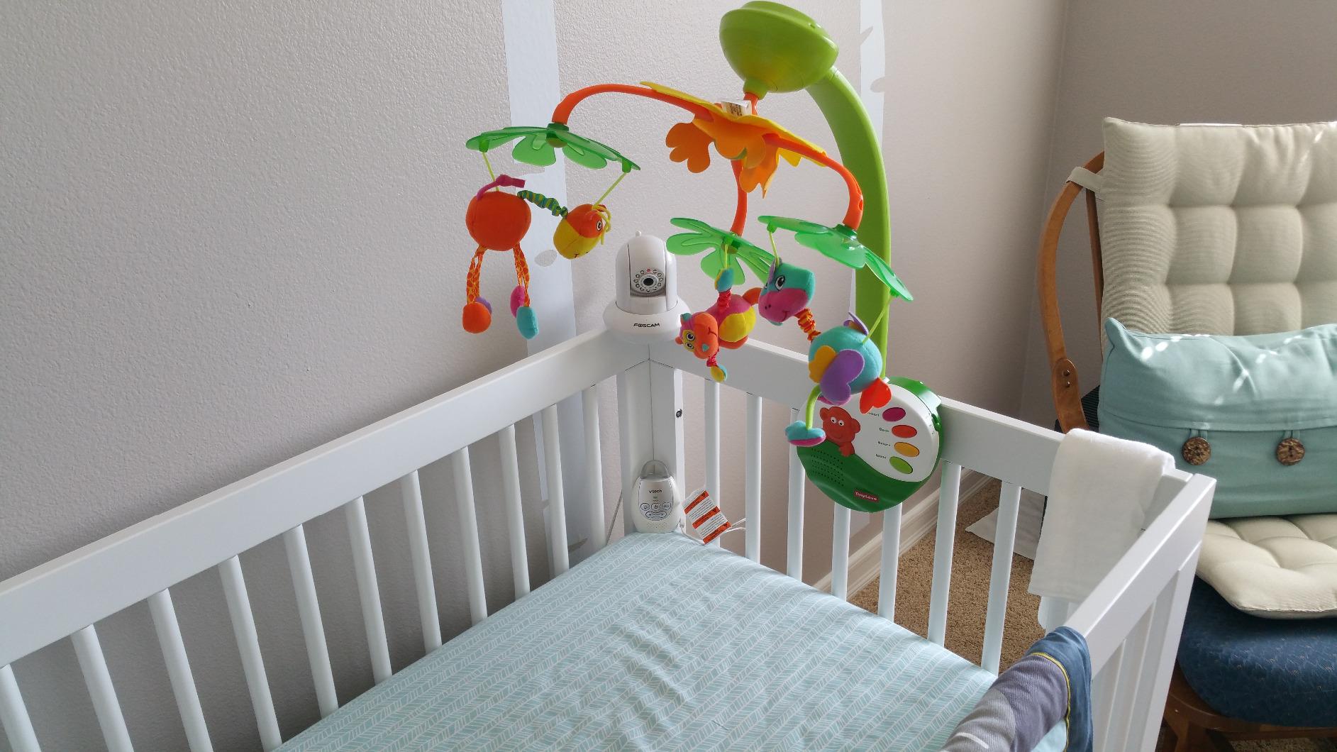 VTech Communications DM221 Audio Baby Monitor with up to 1,000 ft of Range, Vibrating Sound-Alert, Talk Back Intercom & Night Light Loop customer photo 1