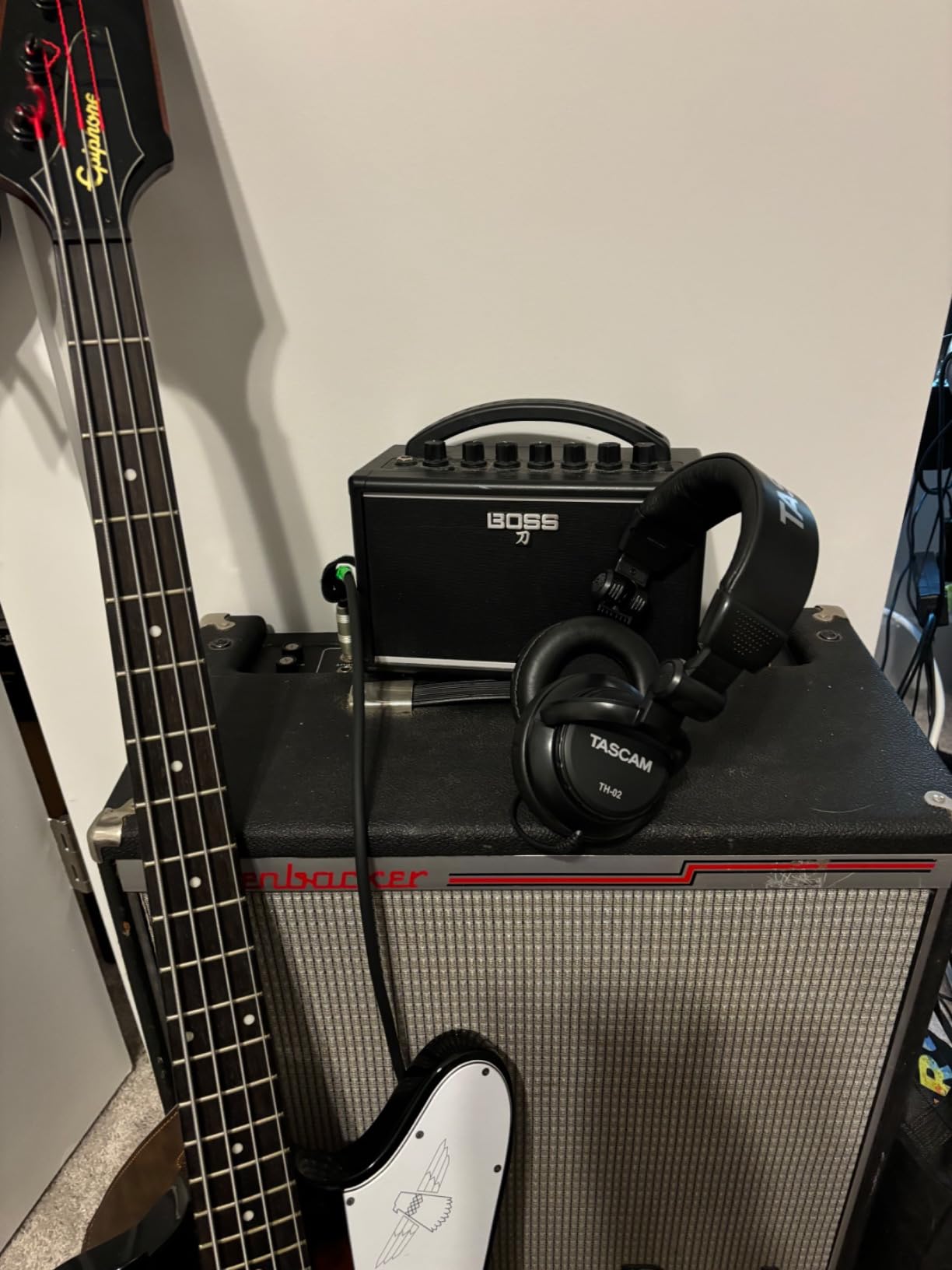 TASCAM TH-02 Professional Studio Monitor Headphones, Wired, Over Ear — for Recording, Podcast, DJ, Music and Guitar, with 1/4 Inch Jack Adapter customer photo 1