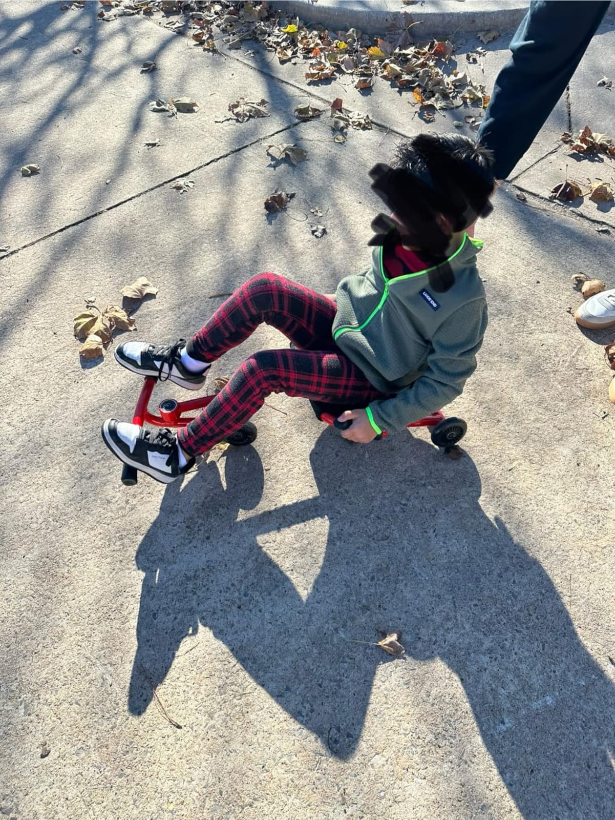 EzyRoller Classic Ride On Toy for Kids Ages 3-12+, Ideal Weight 35-100 lbs | Award Winning Outdoor & Indoor Ride On Toy for Boys & Girls customer photo 1