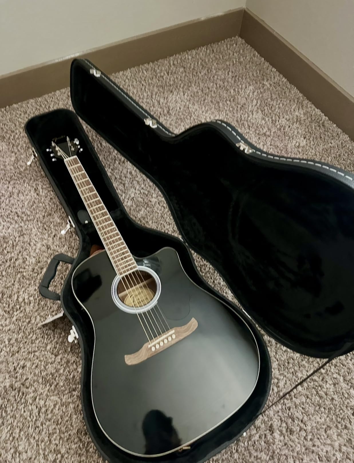 Fender Flat-Top Dreadnought Acoustic Guitar Case, with 1-inch Foam Padding, Guitar Accessories, Black customer photo 1