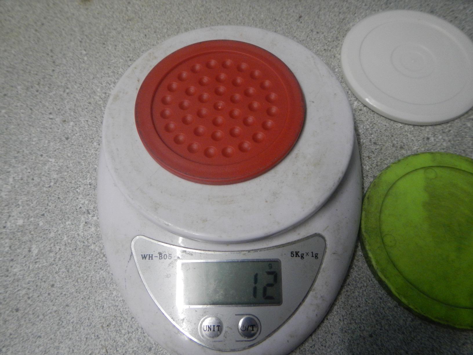 Hathaway Pro-Series Air Hockey Pucks and Strikers Set for Family Game Room - with Ergonomic 4-in Strikers, 3-in ABS Pucks, Felt Bottoms & Chip-Resistant Design - Red Finish customer photo 2